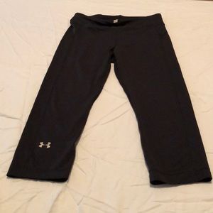 Black cropped Under Armour leggings